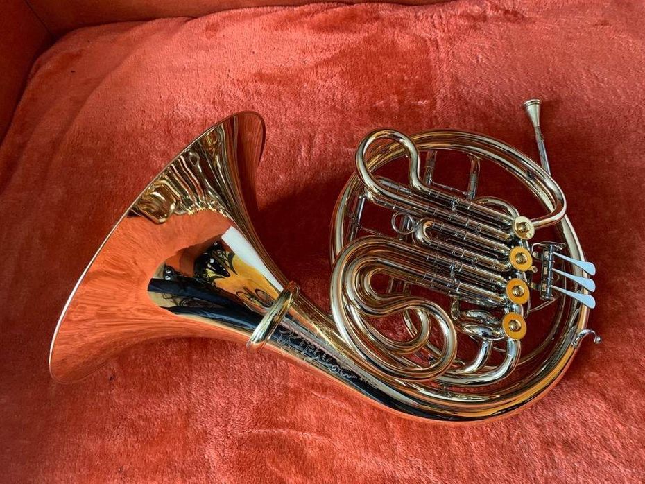 French horn Karel